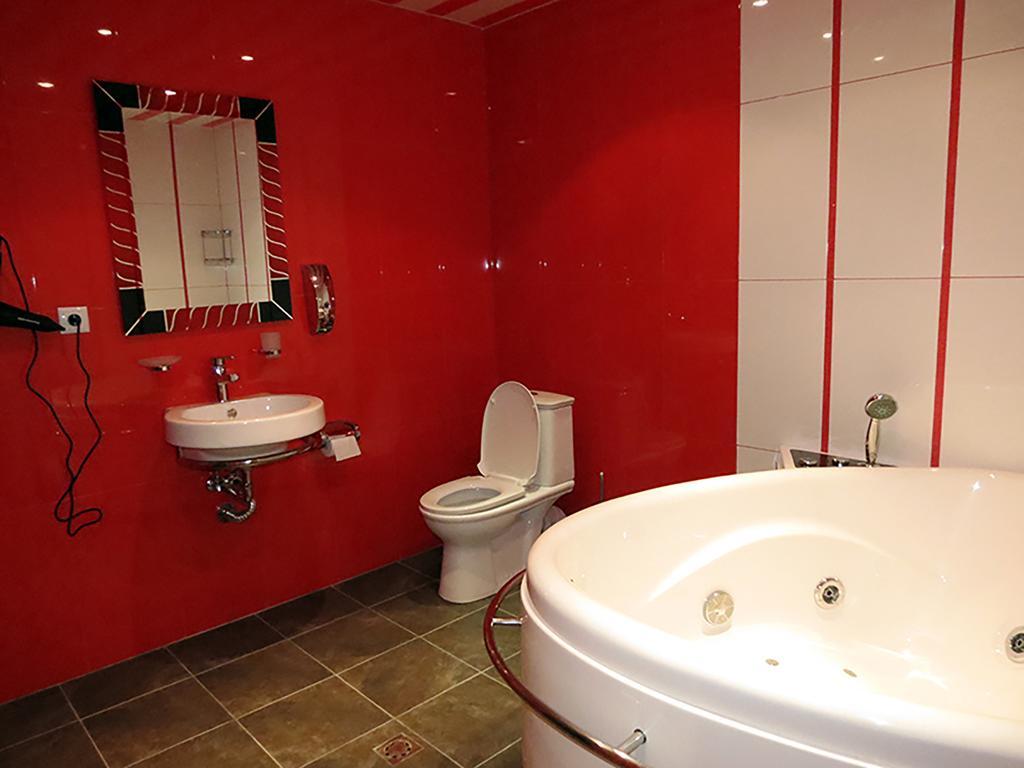 White House Hotel Yerevan Room photo