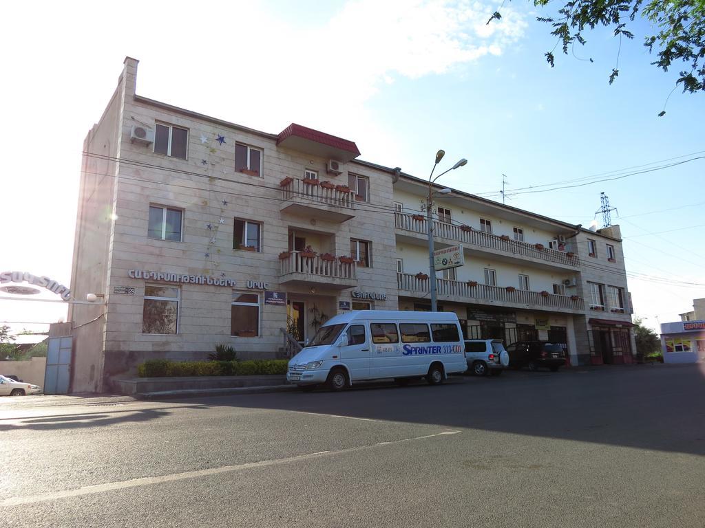 White House Hotel Yerevan Exterior photo